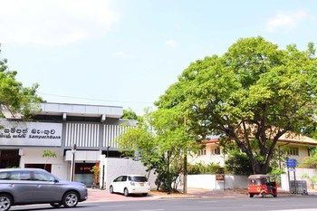 Colombo Villa Hotel 3*